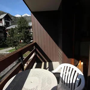 1 Bedroom Flat, 5 Minutes Walk Funicular Les Arcs & 10 Minutes Walk Center, Parking, Wifi Bourg-Saint-Maurice