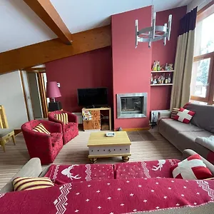 Confort Et Espace Pour Cet Duplex De 100 M2 Avec Grand Sejour Expose Sud Avec Cheminee, 4 , Acces Direct Aux Pistes De Et Au Golf Dans La Edenarc Avec Piscine, Jacuzzi Et Appartement